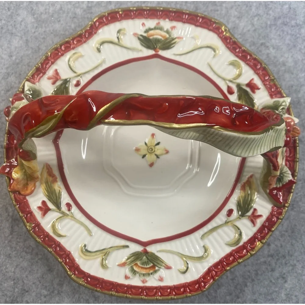 Fitz and Floyd Woodland Holiday Ceramic‎ Basket Ribbon Design Handle 9